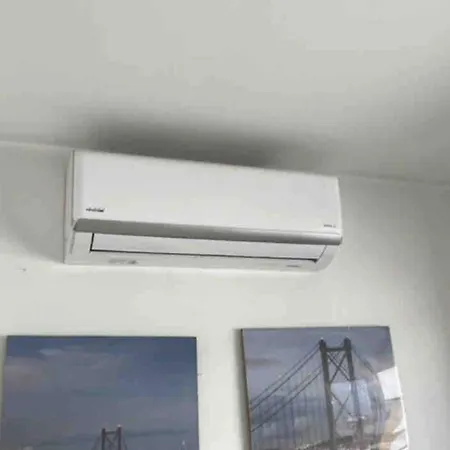 Arts, Cultural & Design District With A Sunny View Lejlighed