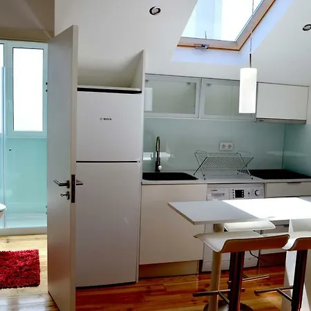 아파트 Arts, Cultural & Design District With A Sunny View 리스본