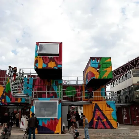 Arts, Cultural & Design District With A Sunny View 아파트